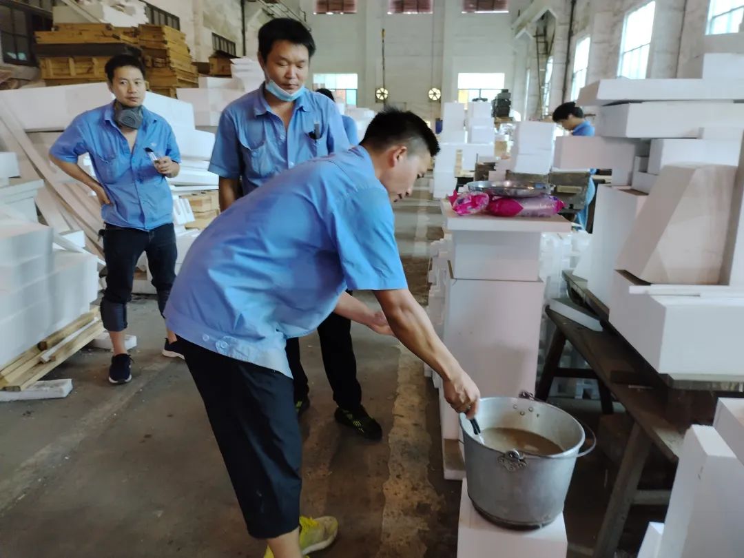 貴陽險峰：防暑降溫綠豆湯 關(guān)愛職工送清涼